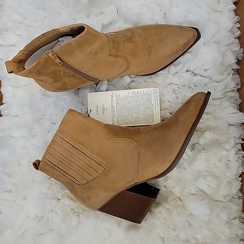 The Drop Sia pointed toe Western ankle boots tan microsuede inside zip 9…New
